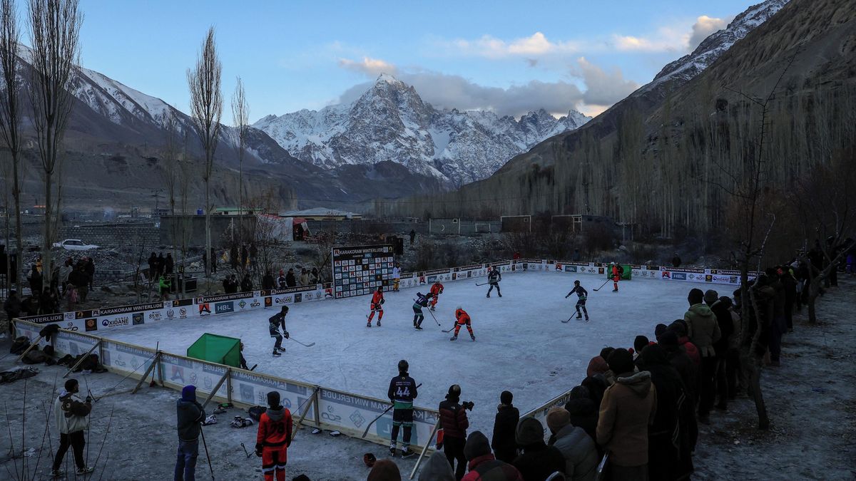 Fotky: Hokejový turnaj v ohrožení. Není led, změna nastala během pár roků